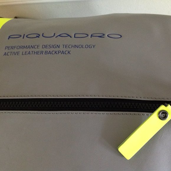 Piquadro Downtown Leather Backpack - Picture 11 of 12